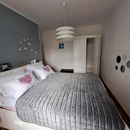 Apartment Peruc With Big Terrace And Beautiful Garden *