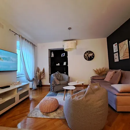 Peruc With Big Terrace And Beautiful Garden Apartment