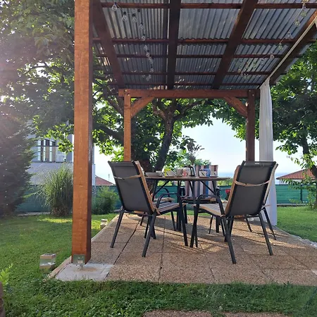 Peruc With Big Terrace And Beautiful Garden Apartment *